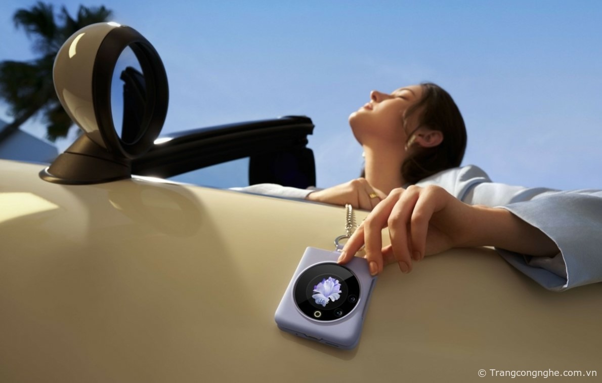 Điện thoại gập vỏ sò Tecno Phantom V Flip ra mắt