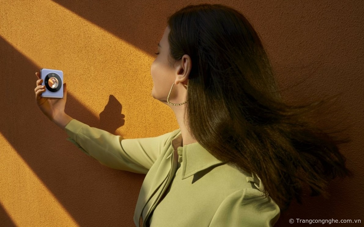 Điện thoại gập vỏ sò Tecno Phantom V Flip ra mắt