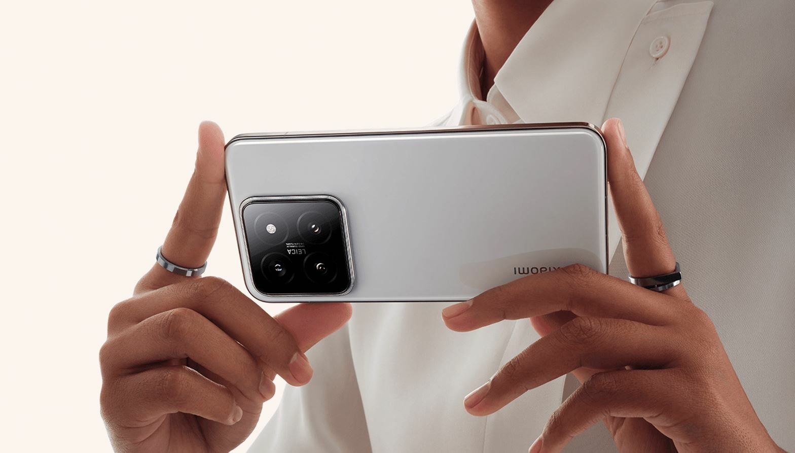Xiaomi 14 ra mắt, flagship nhỏ gọn với Snapdragon 8 Gen 3 và camera Leica