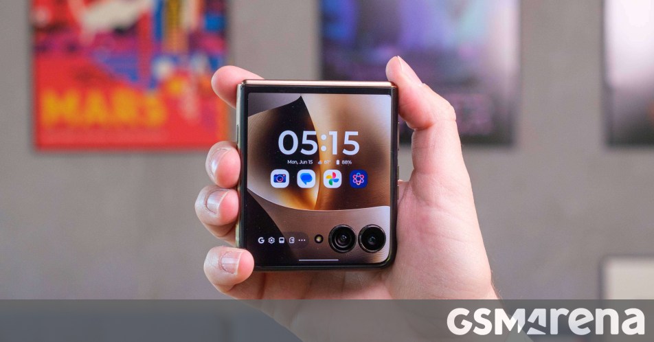 Đánh giá Motorola Razr 70 Ultra: Thiết kế quen thuộc với nâng cấp nhẹ