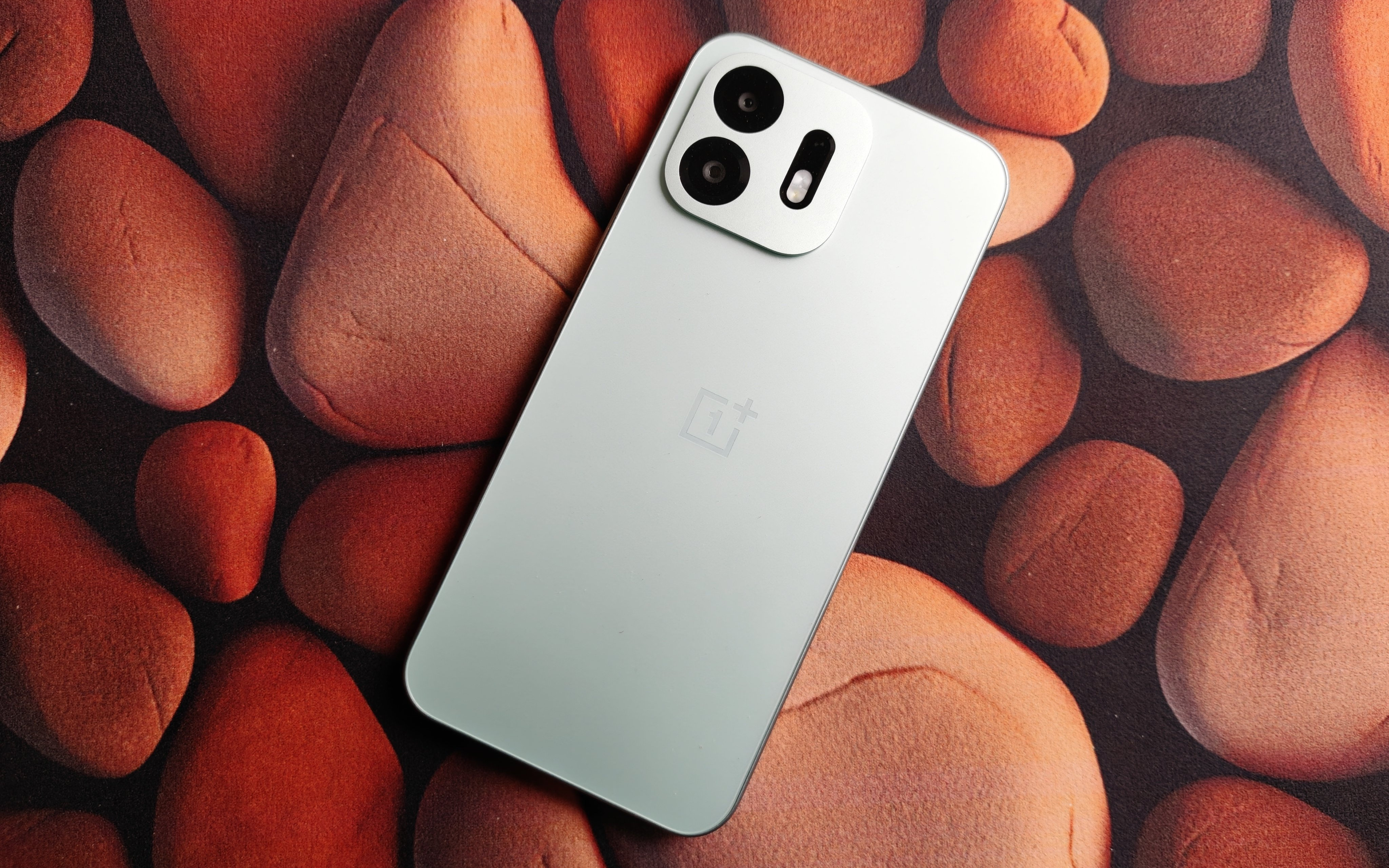 Hộp đựng OnePlus N6 bị rò rỉ, tiết lộ đầy đủ nội dung bên trong