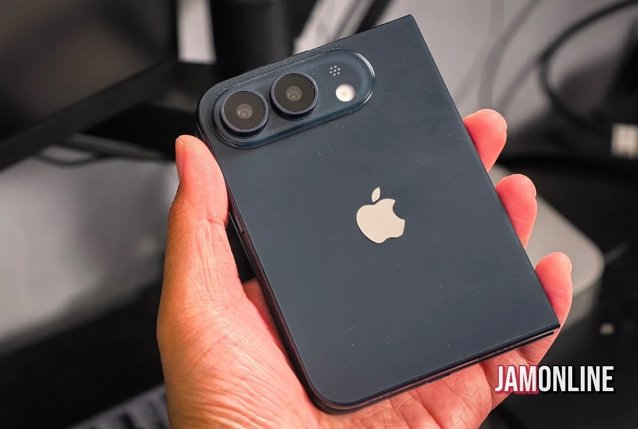 Mẫu thử iPhone Ultra gập xuất hiện với màu đen