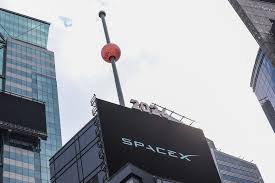 SpaceX ký thỏa thuận 60 tỷ USD để đuổi kịp đối thủ trong cuộc đua AI