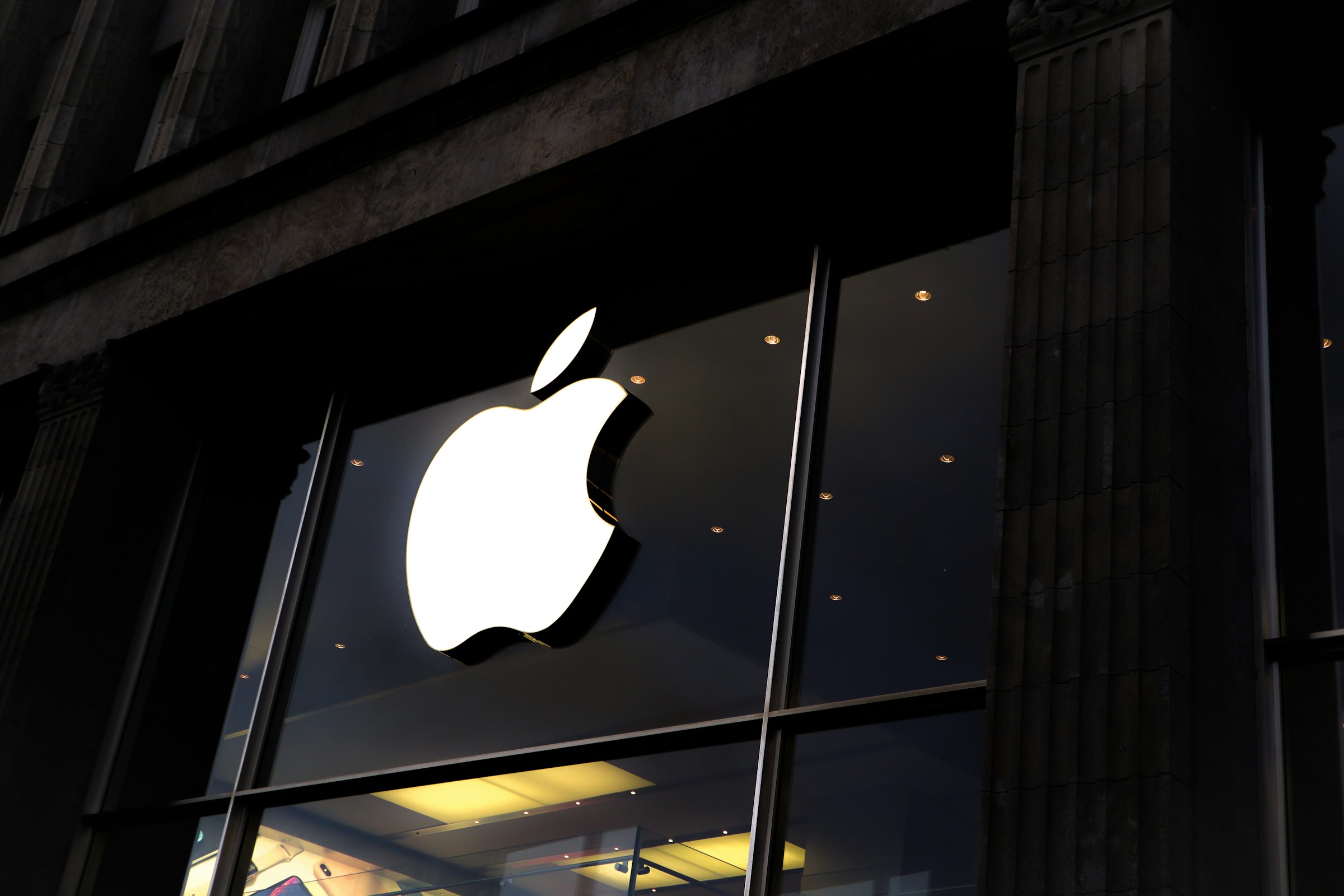 Apple xem xét nhà cung cấp RAM thay thế rủi ro giữa lúc khủng hoảng chip nhớ
