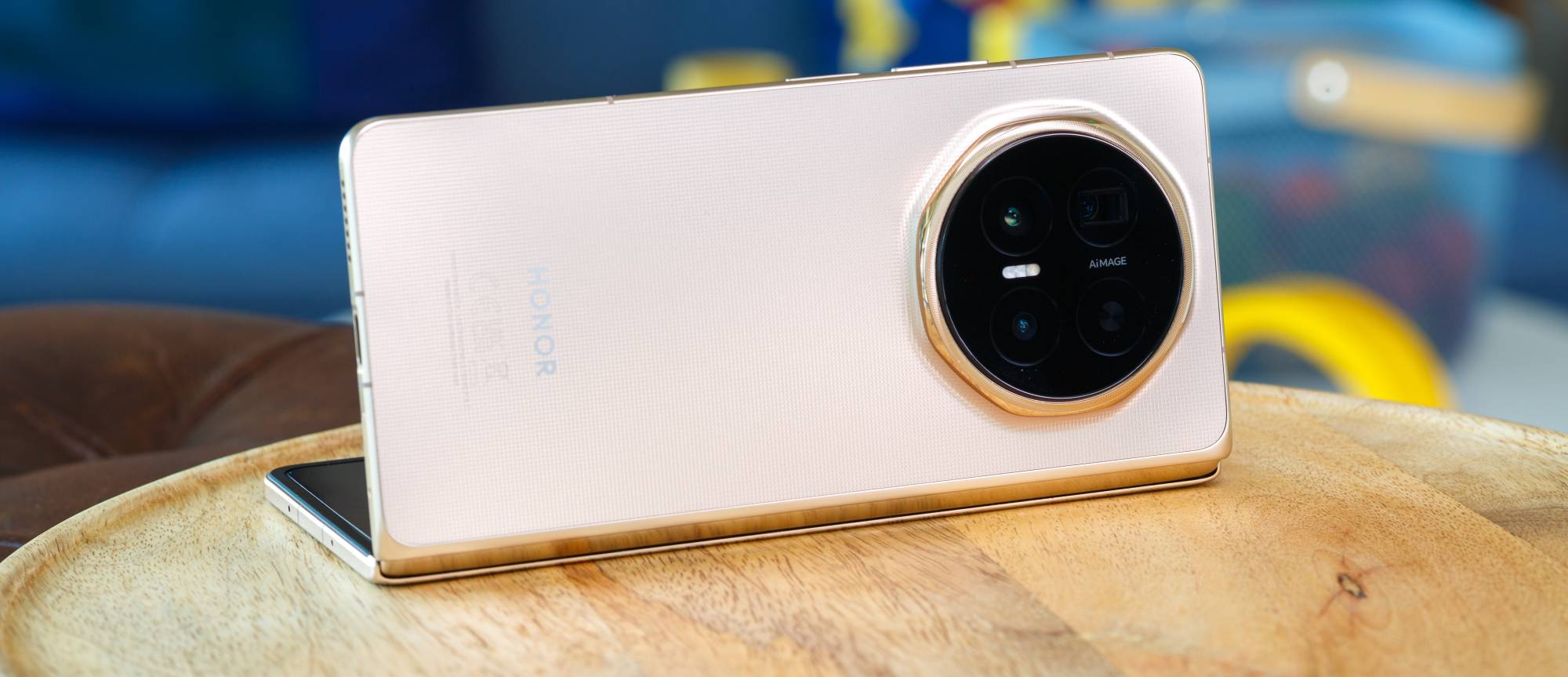Honor Magic V6 chính thức bán ra tại châu Âu với giá khởi điểm 1.700 euro