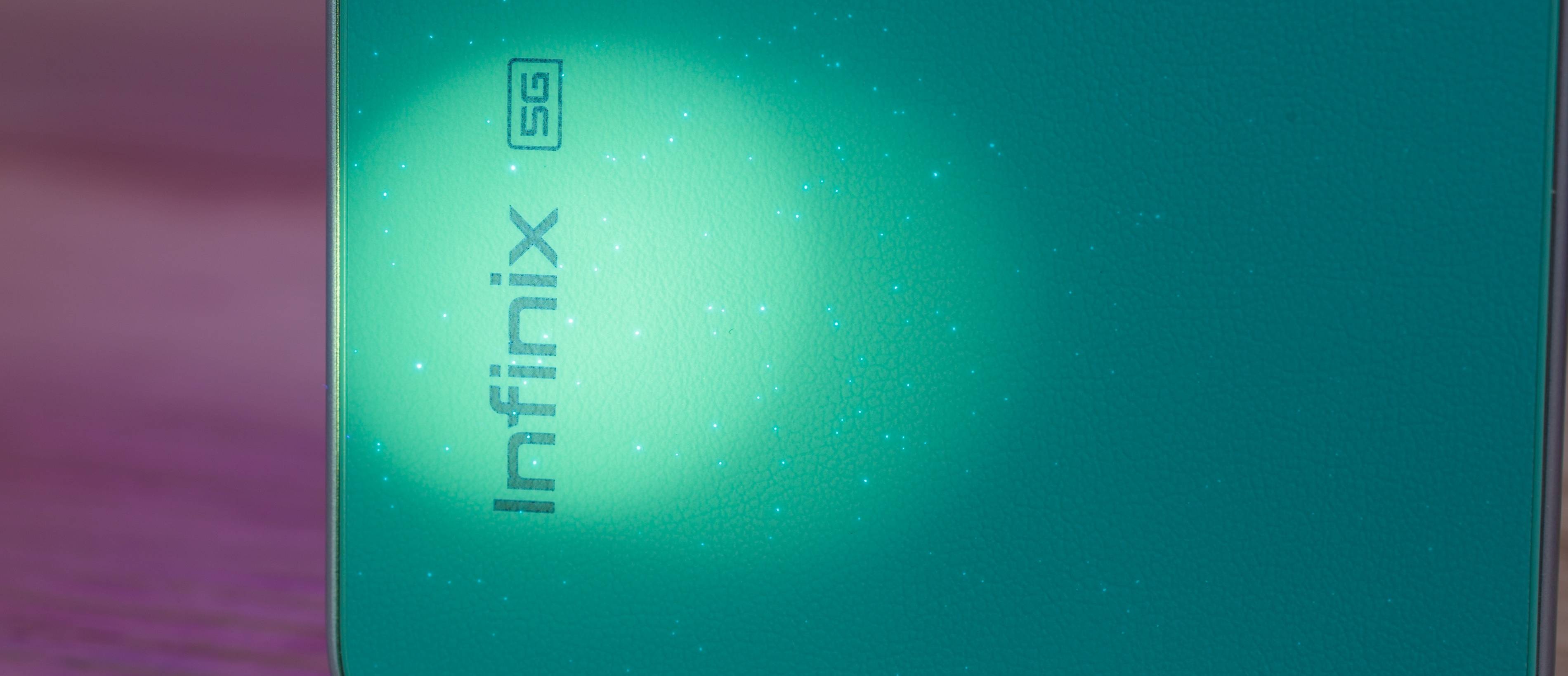 Mở hộp Infinix Hot 70 Pro: thiết kế ấn tượng và tính năng độc đáo