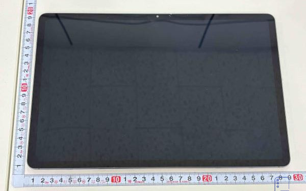 Samsung Galaxy Tab S12+ xuất hiện trong hình ảnh thực tế