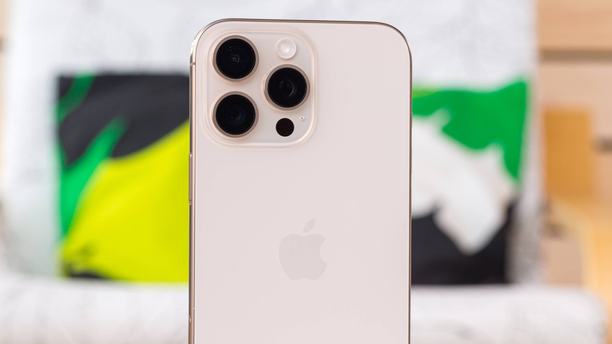 Apple tăng giá trị thu đổi cho iPhone, Mac và iPad