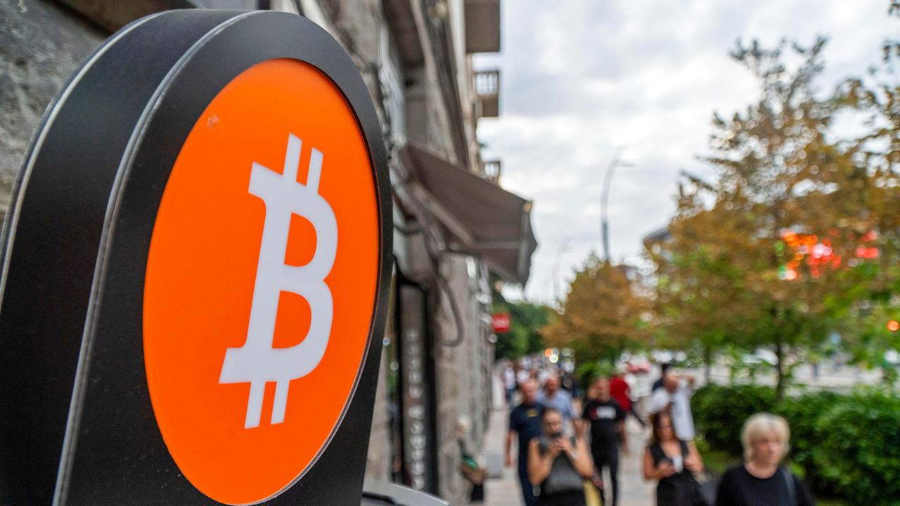 Bitcoin tăng vọt hơn 25% nhờ động thái từ Washington