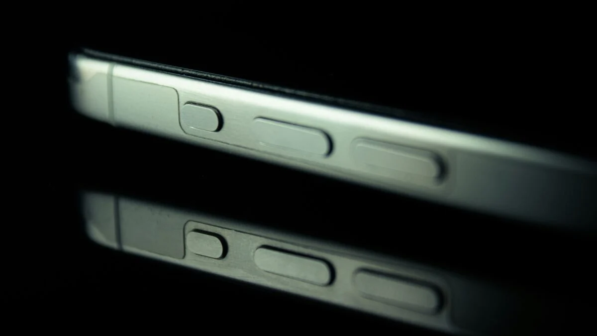 iPhone 15 Pro: Đánh giá chất lượng titanium sau 3 năm sử dụng