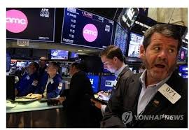 Michael Burry cảnh báo về nguy cơ từ các quỹ đầu tư theo biến động