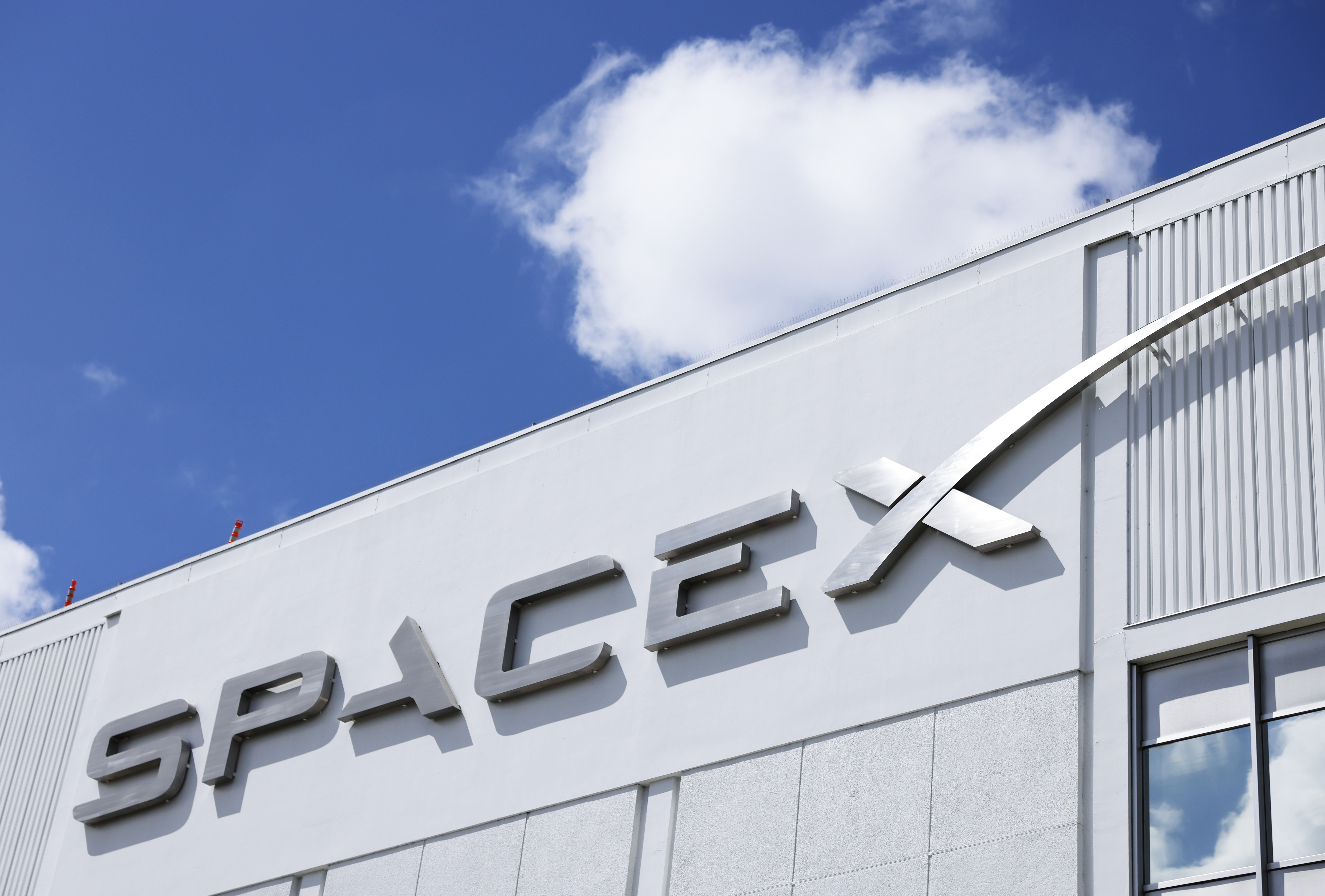 SpaceX chuẩn bị tham gia thị trường viễn thông Mỹ, thách thức AT&T, T-Mobile và Verizon