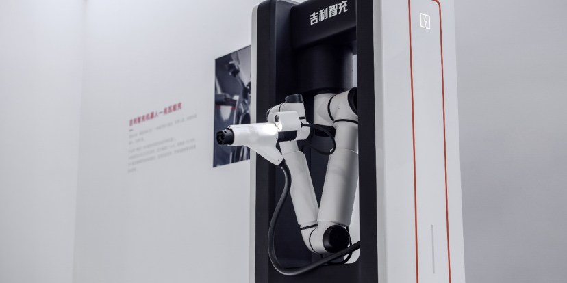 Geely ra mắt kiến trúc sạc xe điện 2,2 MW tại Ningbo